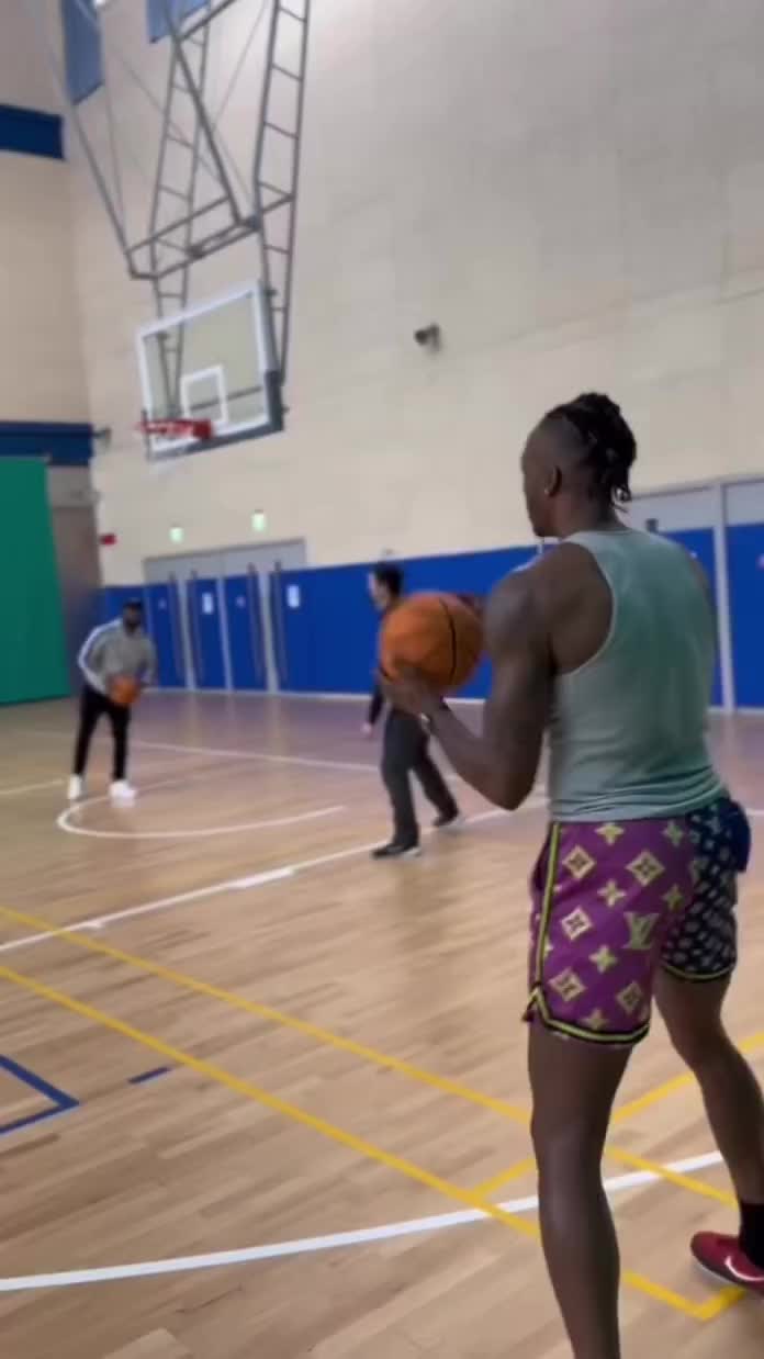 明天要復出！霍華德ins曬訓練視頻：超人就要回歸賽場?。ɑ羧A德的ins賬號）