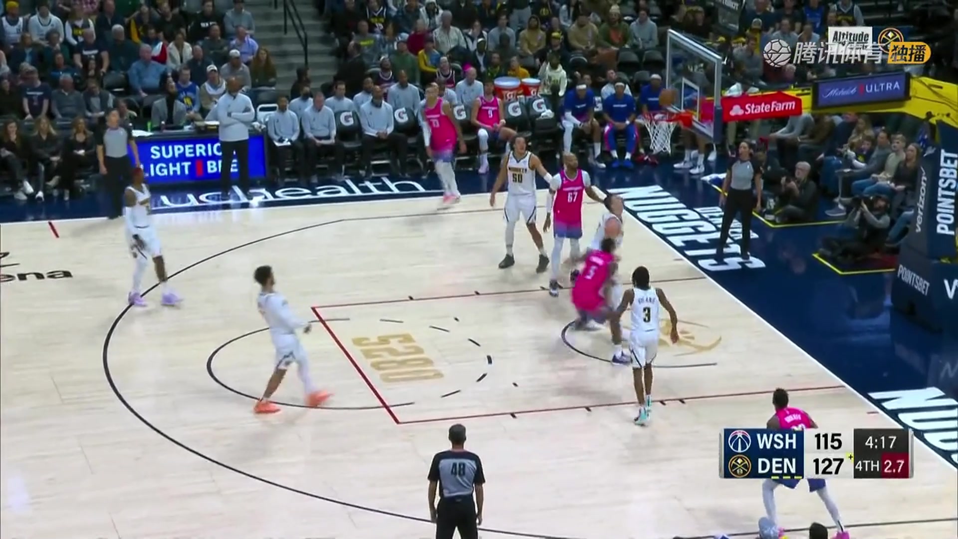 和我一隊沒這么厲害？巴頓在約基奇頭上搶到前場籃板霸氣補籃得手（約翰·巴頓）